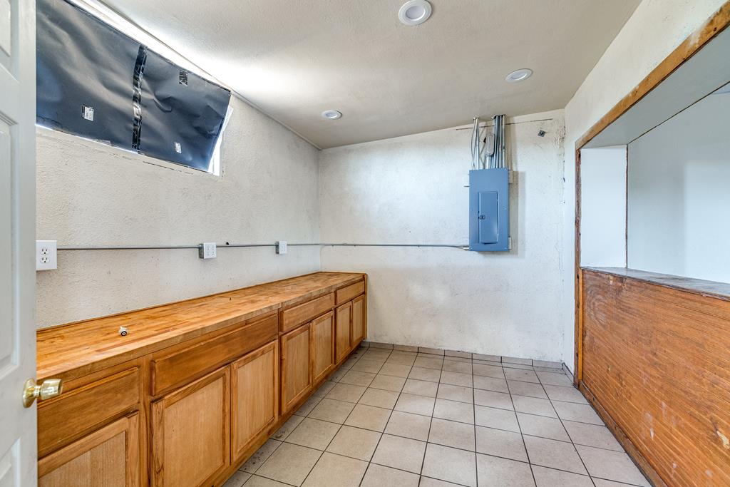 1619 S Chadbourne St Property Photo 17