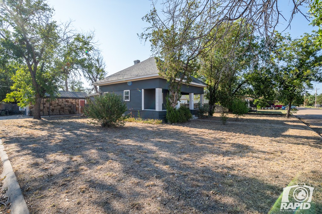 401 S Washington Dr Property Photo 3