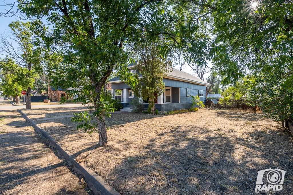 401 S Washington Dr Property Photo 4