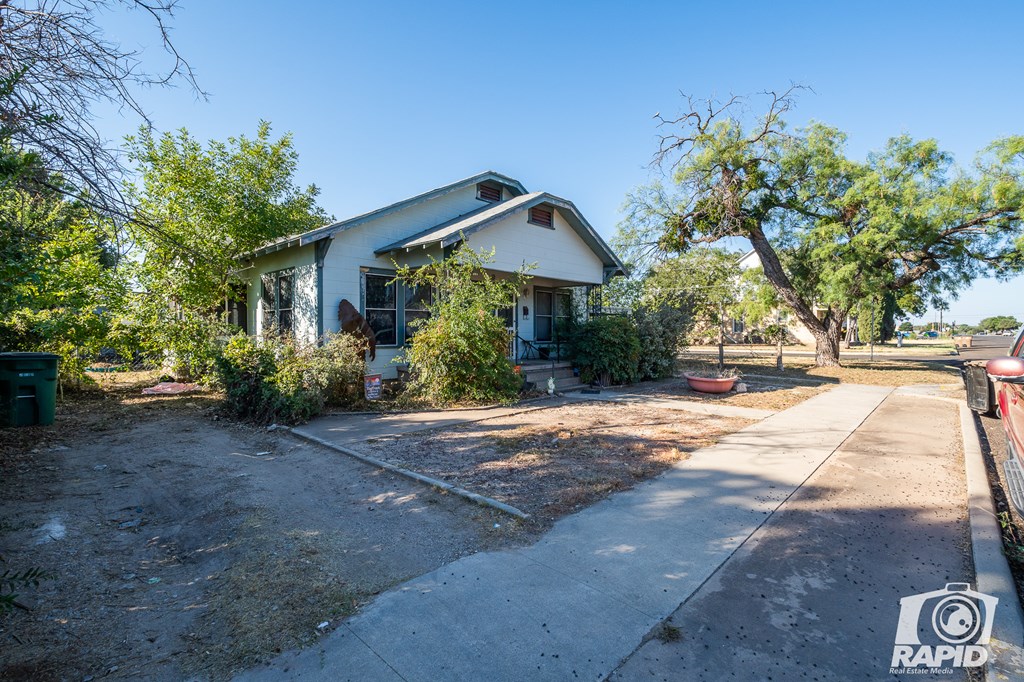 125,127 1st St Property Photo 4