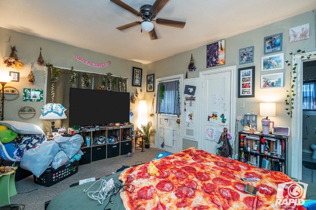 125,127 1st St Property Photo 11