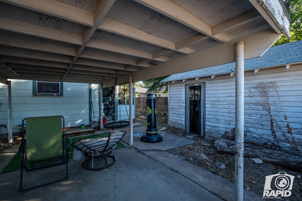 125,127 1st St Property Photo 16
