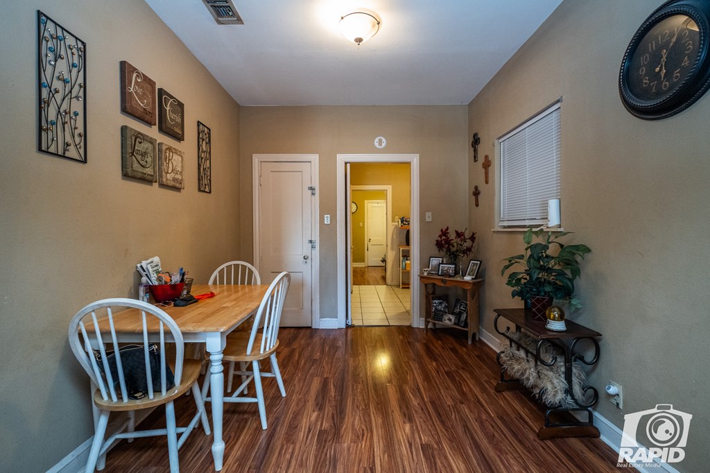 125,127 1st St Property Photo 19