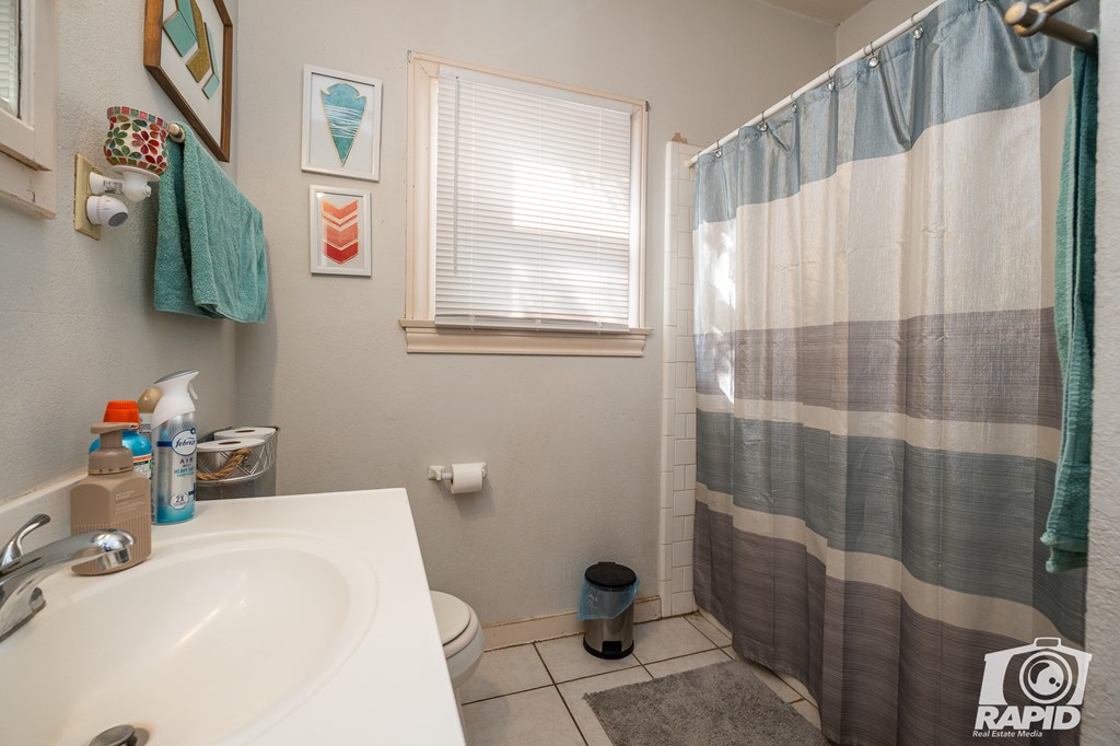 125,127 1st St Property Photo 23