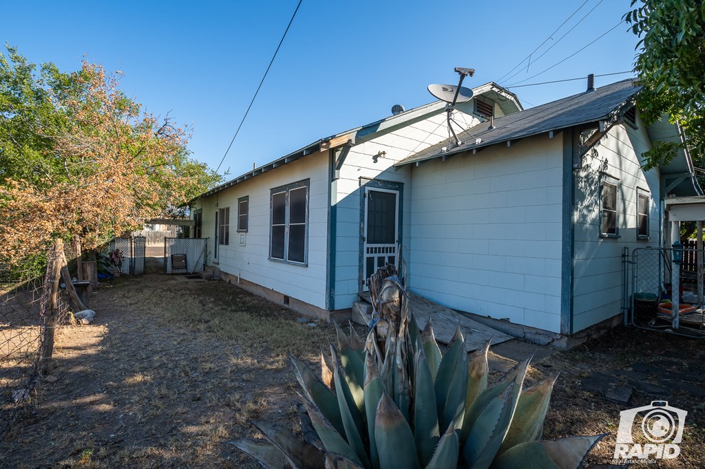 125,127 1st St Property Photo 24