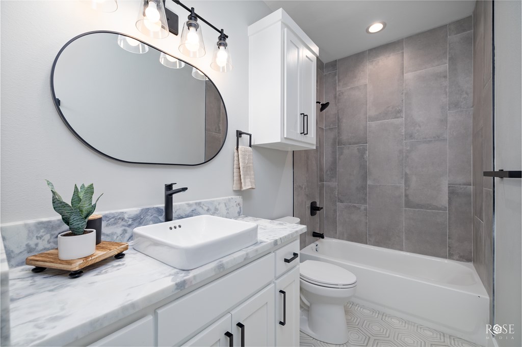 6112 Eugene Trl Property Photo 28