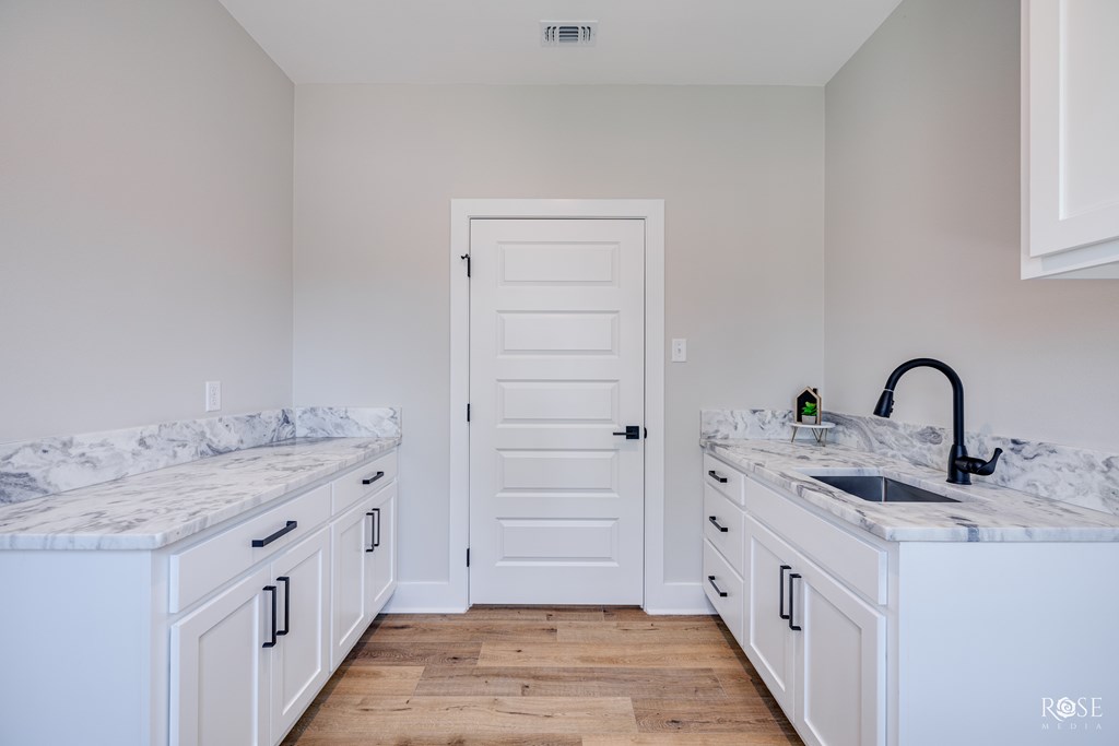 6112 Eugene Trl Property Photo 44