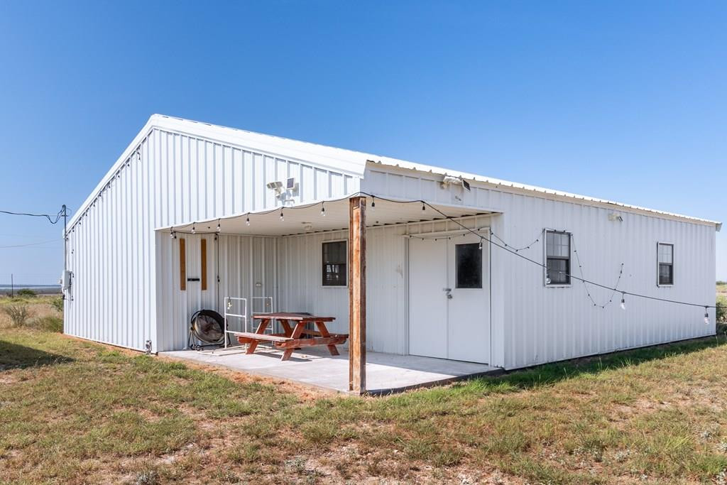 2280 County Rd 4606 Property Photo 1