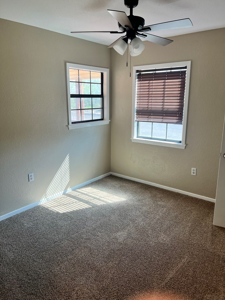 415 Montague Ave Property Photo 20