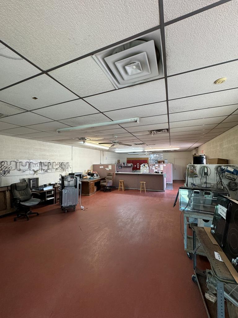 2312 Sherwood Way Property Photo 3