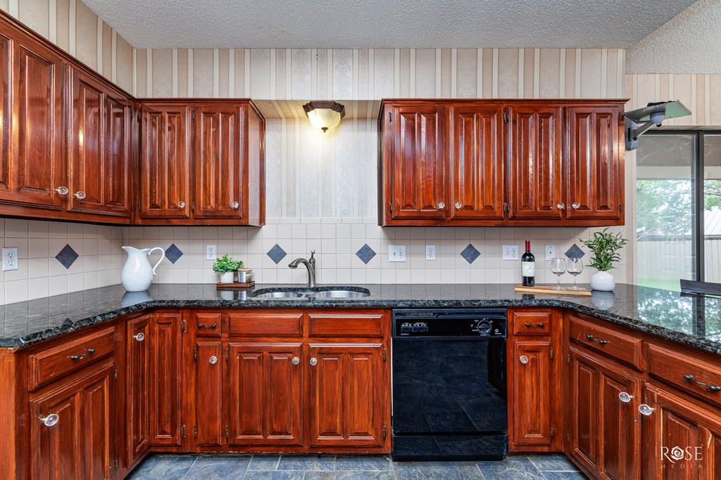 5214 N Bentwood Dr Property Photo 14