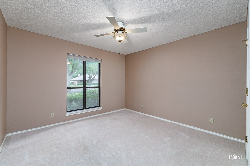 5214 N Bentwood Dr Property Photo 27