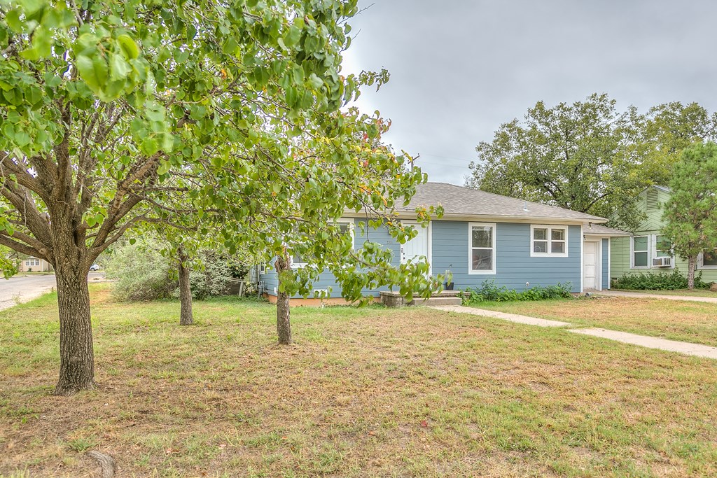 2301 W Concho Ave Property Photo 8