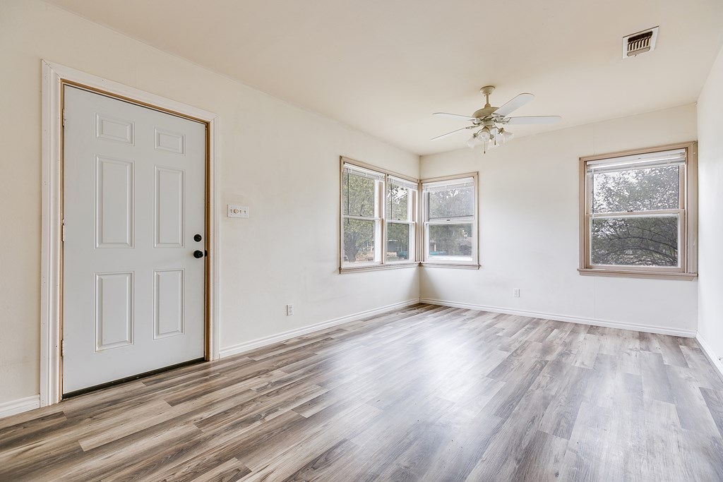 2301 W Concho Ave Property Photo 10