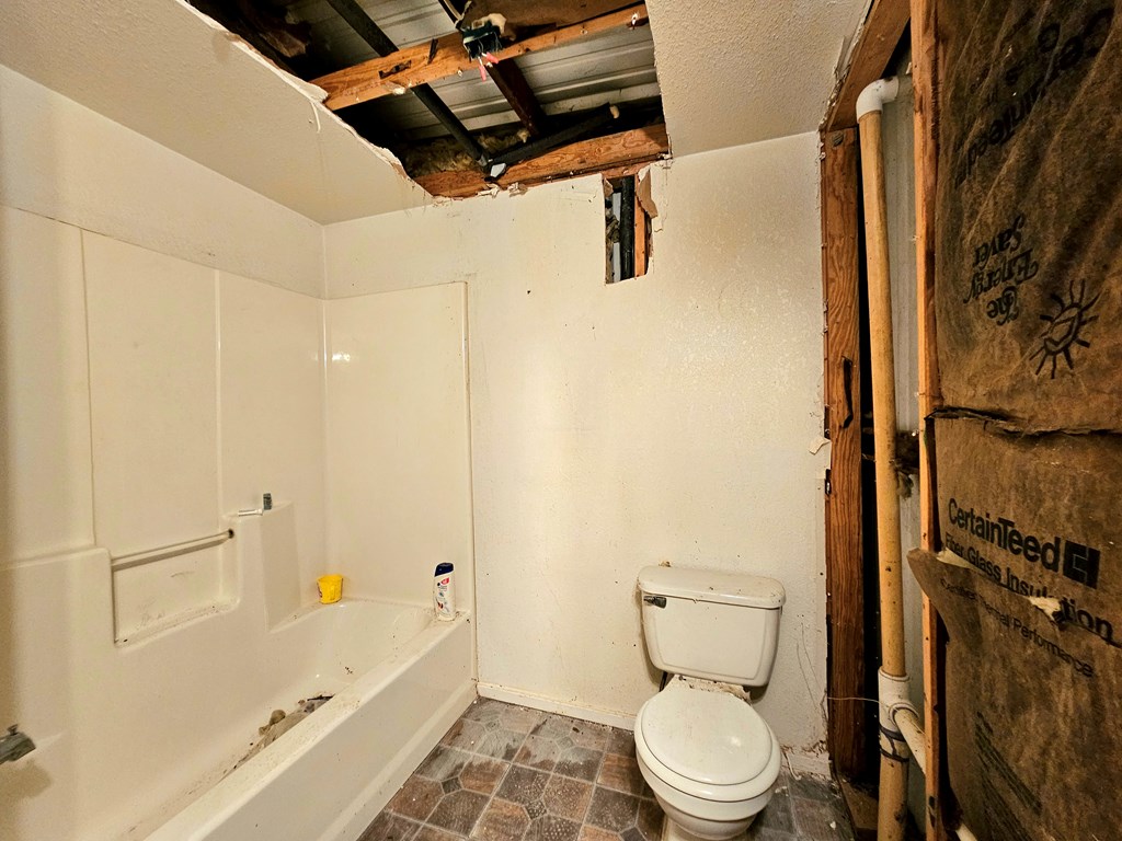 801 Barnett St Property Photo 7
