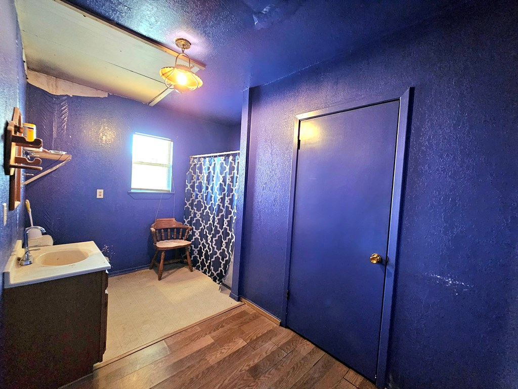 801 Barnett St Property Photo 11