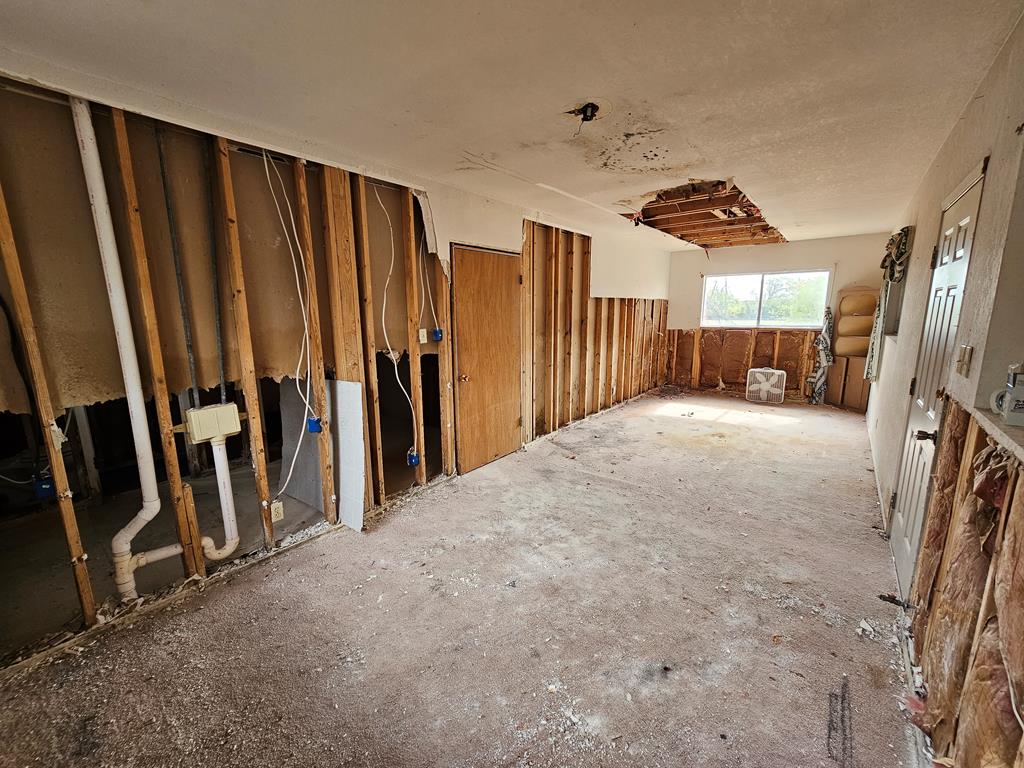 801 Barnett St Property Photo 12