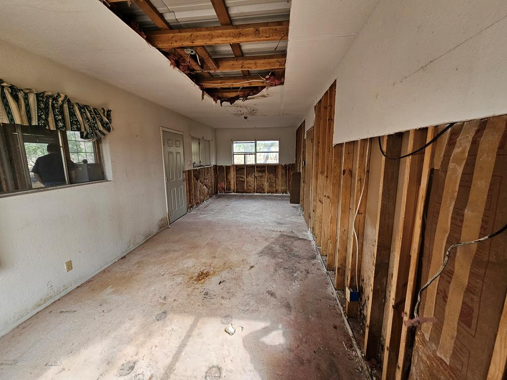 801 Barnett St Property Photo 13