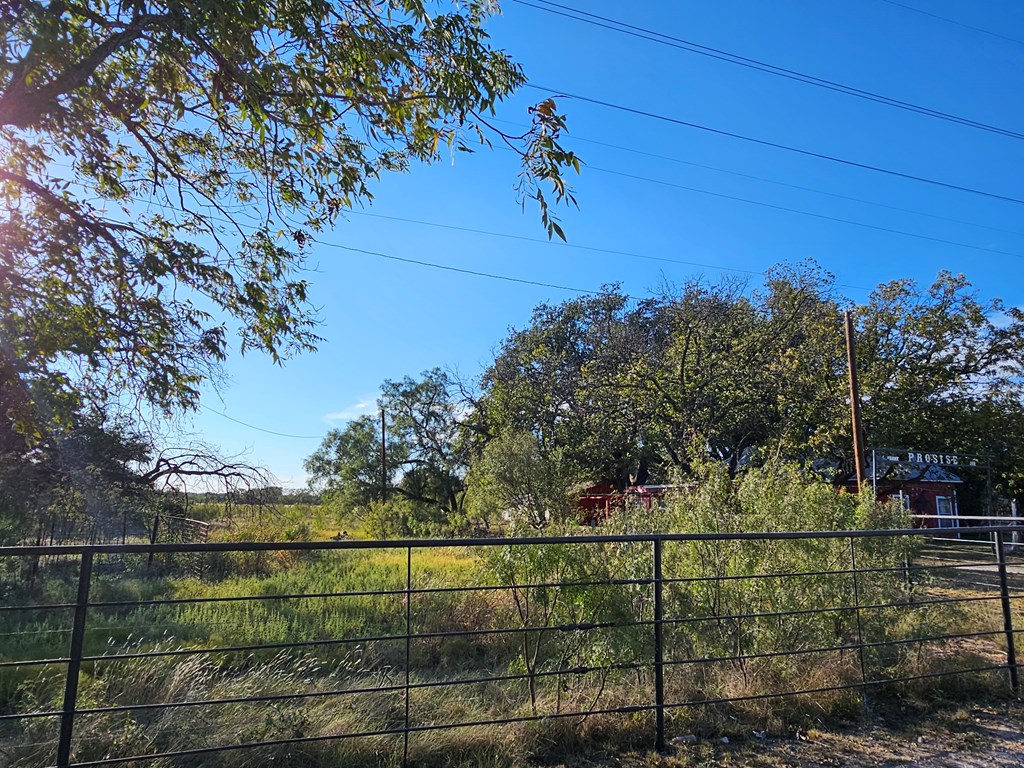801 Barnett St Property Photo 33