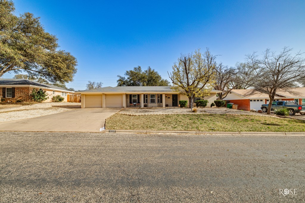 2712 Chatterton Dr Property Photo 2