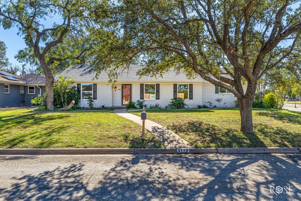 3119 Woodland Circle Property Photo 1