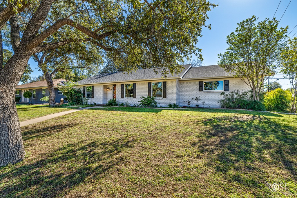 3119 Woodland Circle Property Photo 3