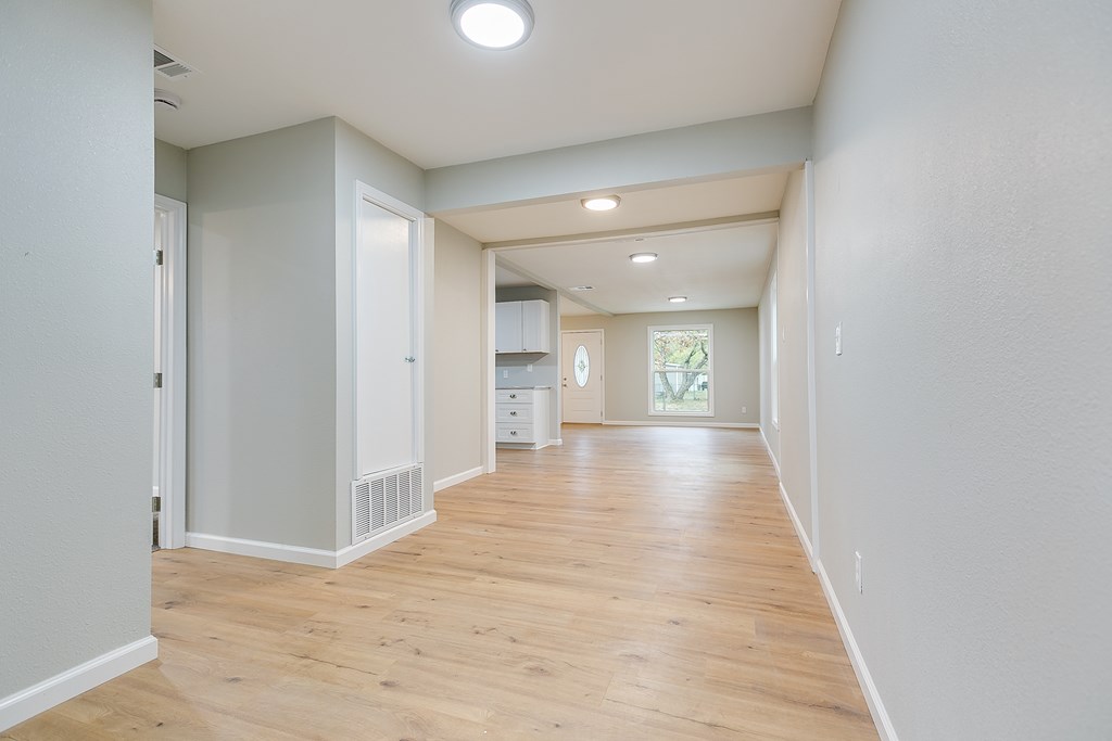 206 N Montague Ave Property Photo 22