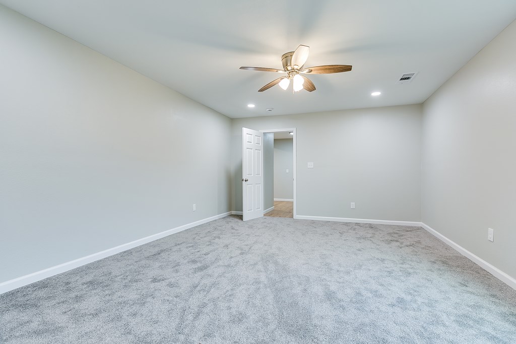 206 N Montague Ave Property Photo 24