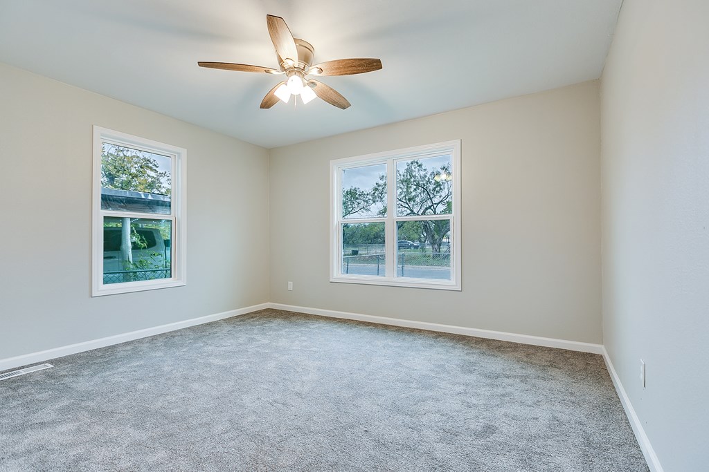 206 N Montague Ave Property Photo 35
