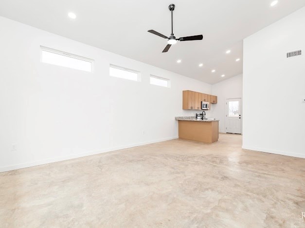 1608 Preusser St Property Photo 3