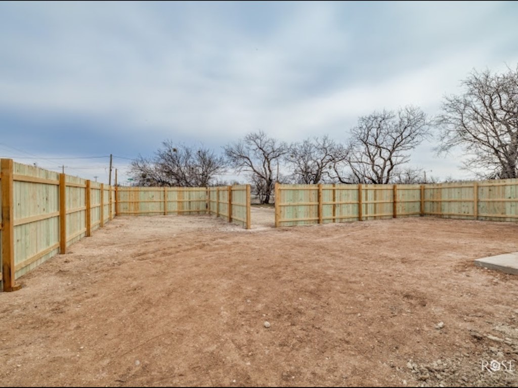 1608 Preusser St Property Photo 19