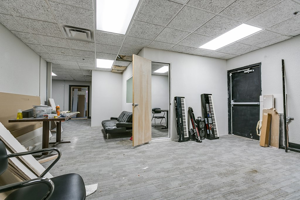 20 Howard Street Property Photo 27