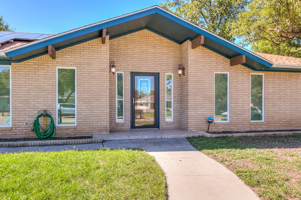 3121 Chatterton Dr Property Photo 2