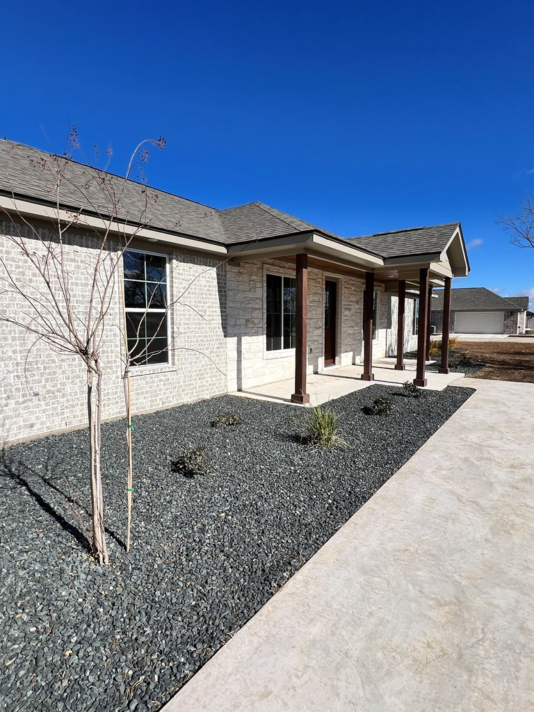 1400 Stone Ledge Lane Property Photo 2