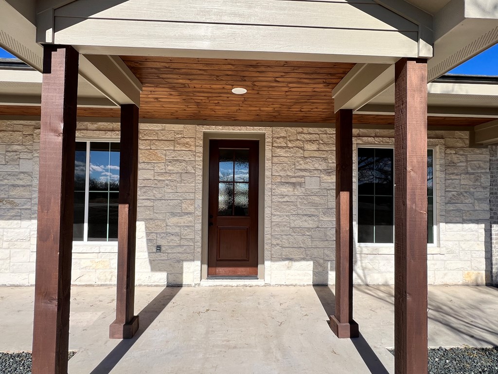 1400 Stone Ledge Lane Property Photo 3