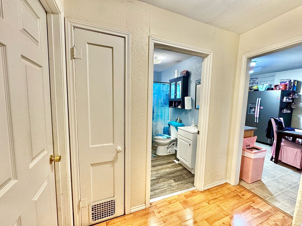 111 Belaire Ave Property Photo 8