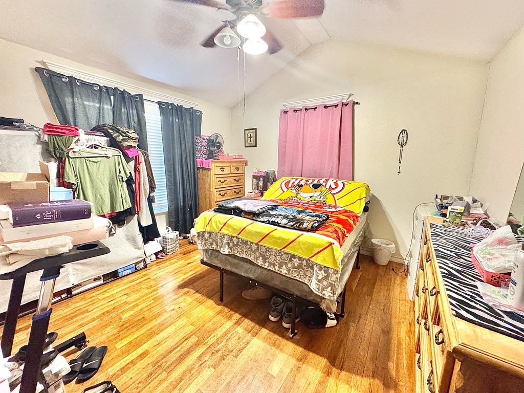 111 Belaire Ave Property Photo 9