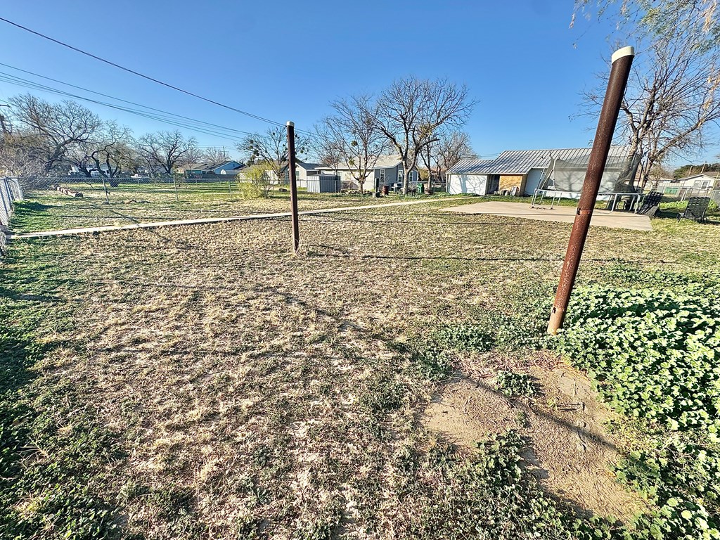 111 Belaire Ave Property Photo 14