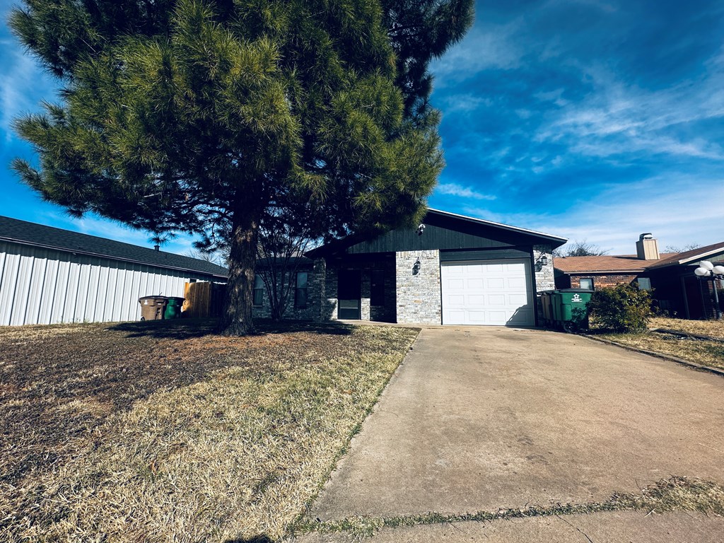 3322 Cameron St Property Photo 2