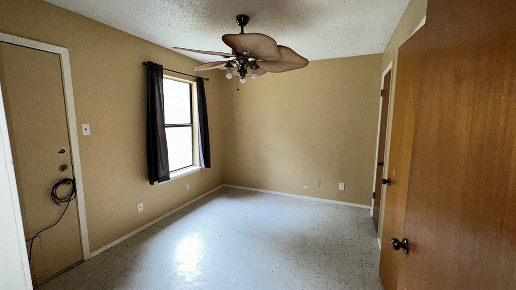 3322 Cameron St Property Photo 6