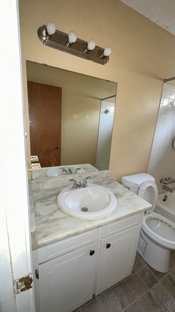 3322 Cameron St Property Photo 9