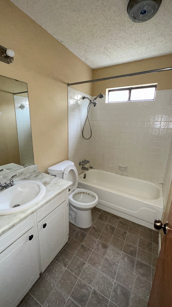 3322 Cameron St Property Photo 10