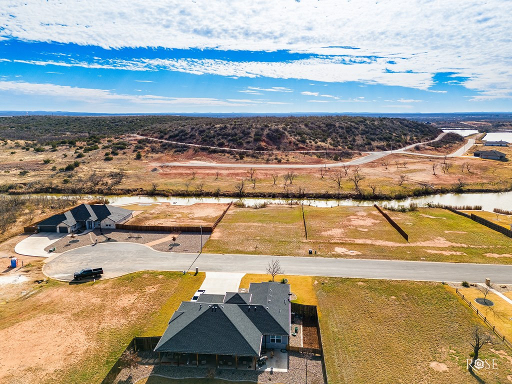 2217 Palms Court Property Photo 4
