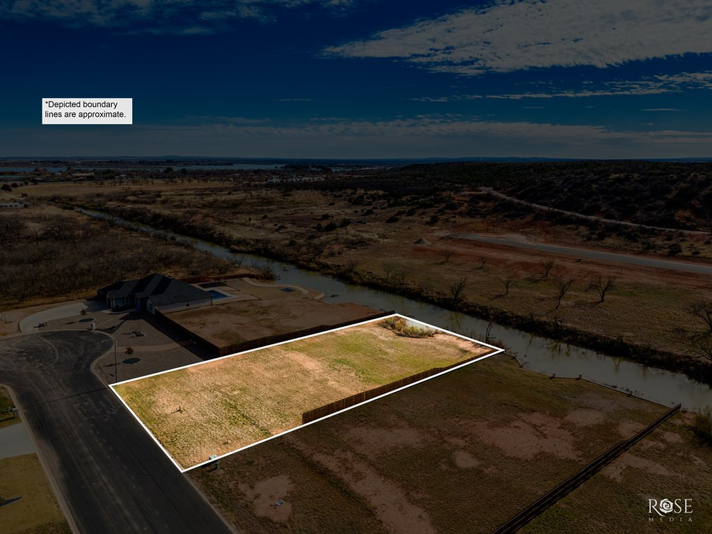 2217 Palms Court Property Photo 8