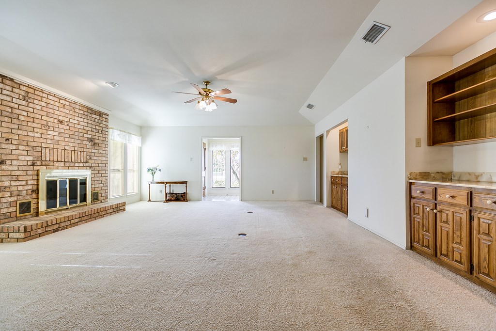 2113 Eagle Court Property Photo 8