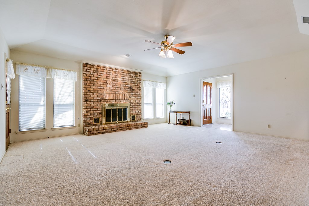 2113 Eagle Court Property Photo 9