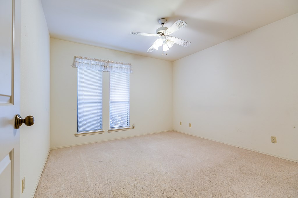 2113 Eagle Court Property Photo 22