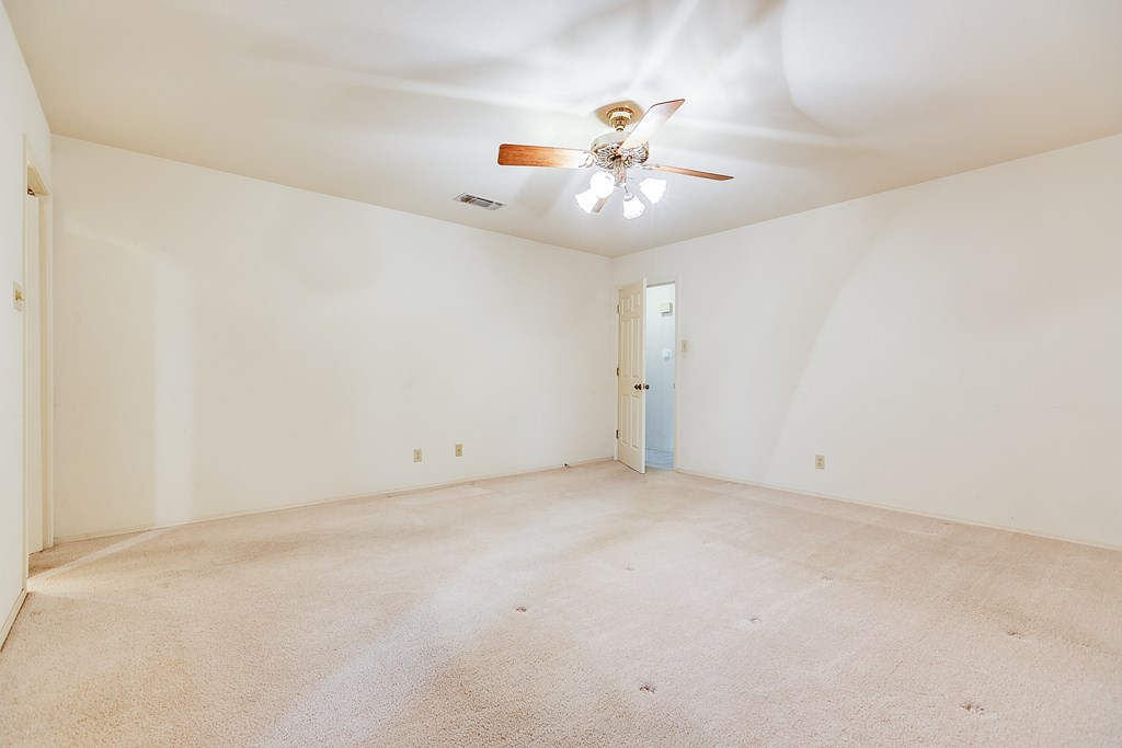 2113 Eagle Court Property Photo 24