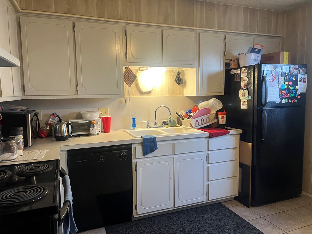 2410 Lindell Ave Property Photo 2