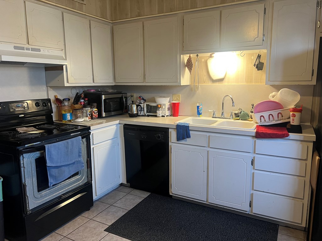 2410 Lindell Ave Property Photo 3